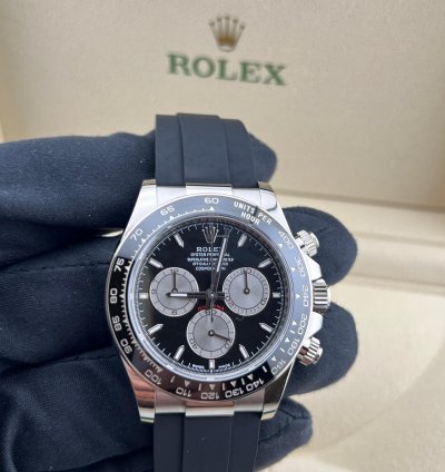 Rolex Daytona Black Dial - White Gold - Oysterflex