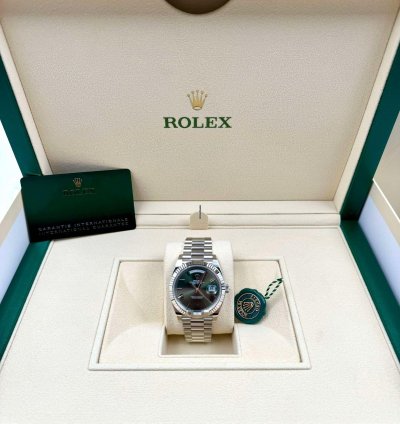 Rolex Day-date 40 228236 40mm Platinum Bracelet Green Roman Dial Unworn 2024