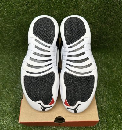 Air Jordan 12 Playoff 2022