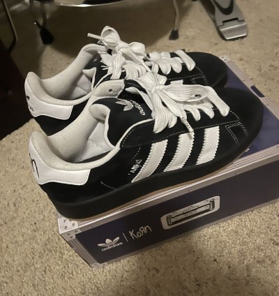Korn Adidas