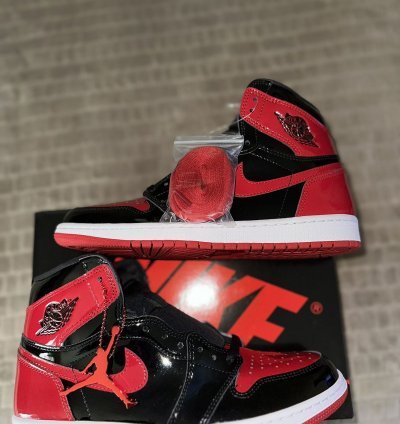 Air Jordan Retro 1 High Og Patent Bred