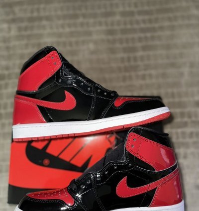 Air Jordan Retro 1 High Og Patent Bred
