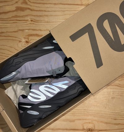 Men Adidas Yeezy Boost 700 Mnvn Geode Shoes