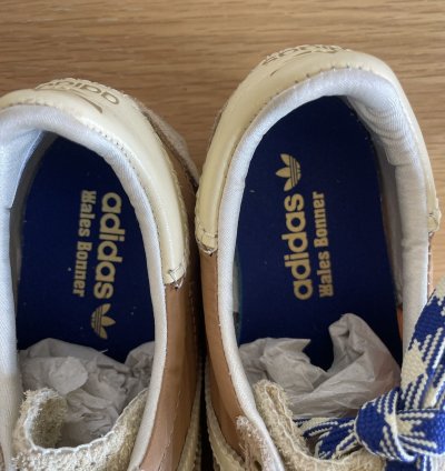 Model Adidas Originals Country Og Color Beige