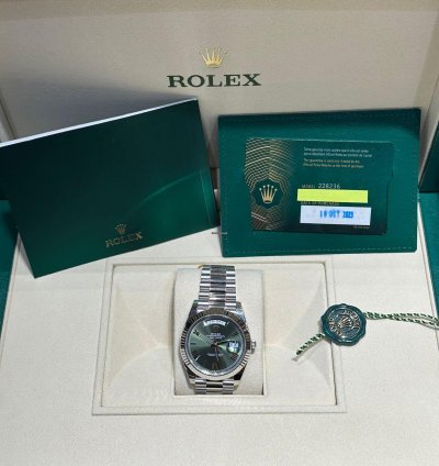 Rolex Day-date 40 228236-0008 Green Roman Platinum