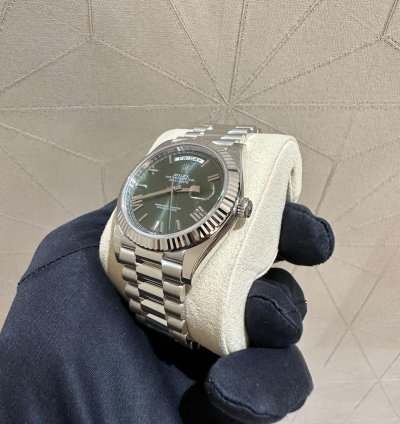 Rolex Day-date 40 228236-0008 Green Roman Platinum