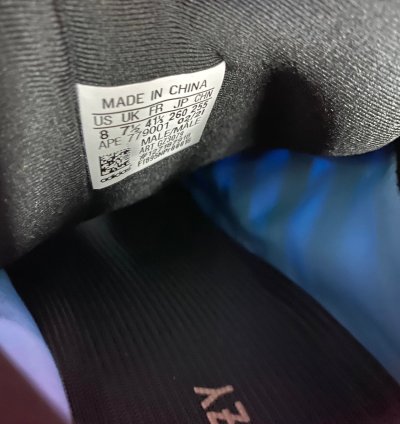 New Adidas Yeezy Bright Cyan Mnvn 700s Size Us 8