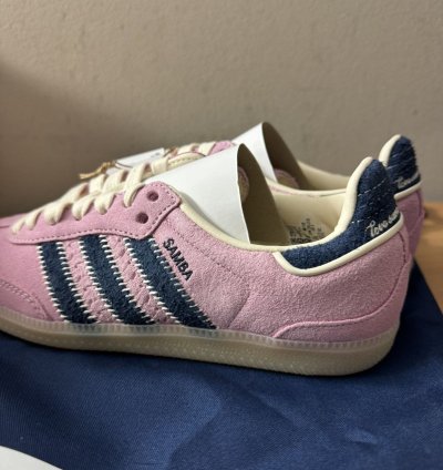 Notitle Pink Samba