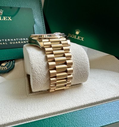 Rolex Day-date 40 228238 2023 Yellow Gold President Champagne Diamond Dial - Unworn Complete Set