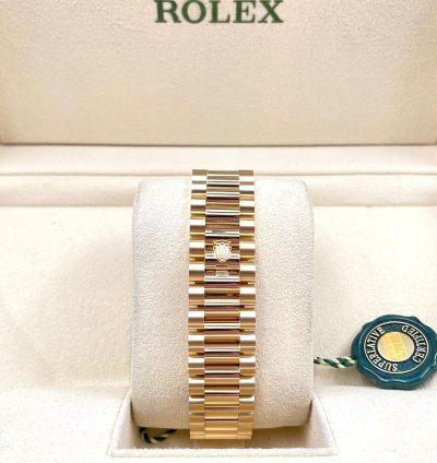 Rolex Day-date 40 228238 40mm Yellow Gold Green Roman Dial Unworn 2024