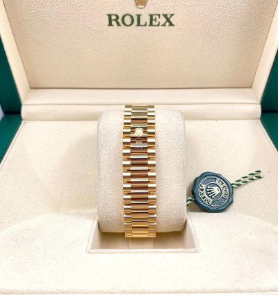 Rolex Day-date 40 228238 40mm Yellow Gold White Roman Dial Unworn 2023