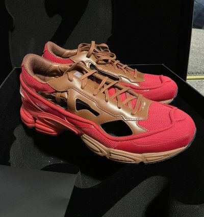 Raf Simonsnt Ozweego Red Limited Edition Pack
