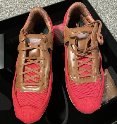 Raf Simonsnt Ozweego Red Limited Edition Pack