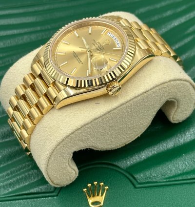 Rolex Day-date 40 228238 Champagne Index Dial