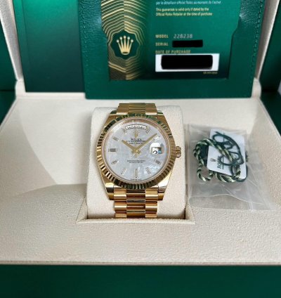 Rolex Day-date 40 228238 Day-date 40mm Mop Baguette Dial Yellow Gold
