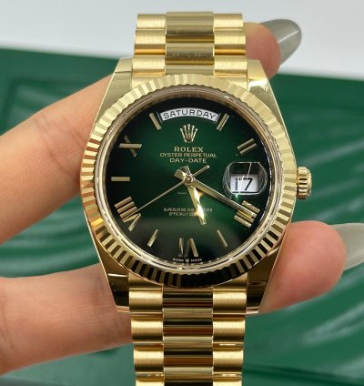 Rolex Day-date 40 228238 Green Roman Ombre