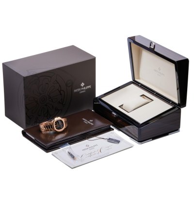 Patek Philippe Nautilus 18k Rose Gold 5712 1r-001 - Ats-w007866