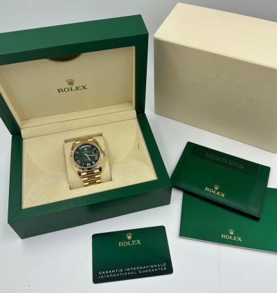 Rolex Day-date 40 228238 Green Roman Ombre