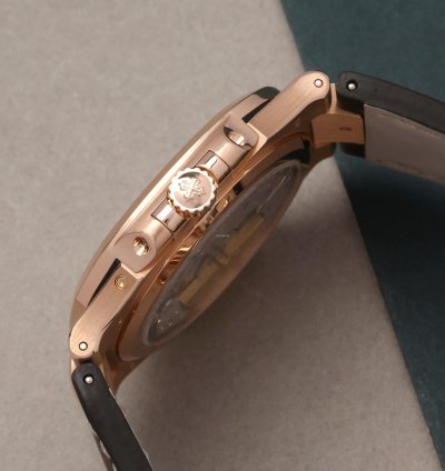 Patek Philippe Nautilus 18k Rose Gold 5712r-001 - Ats-w007785