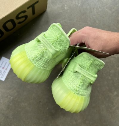 Sample Adidas Yeezy Boost 350 V2 Glow Size 12