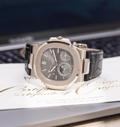 Patek Philippe Nautilus 18k White Gold 5712g-001 - Ats-w007890