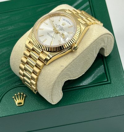 Rolex Day-date 40 228238 Silver Index