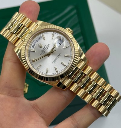 Rolex Day-date 40 228238 Silver Index