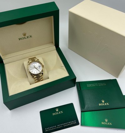 Rolex Day-date 40 228238 Silver Index