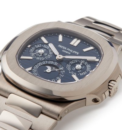 Patek Philippe Nautilus 18k White Gold 5740g-001 - Ats-w007825
