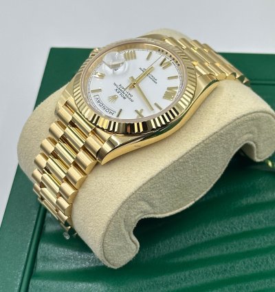 Rolex Day-date 40 228238 White Roman Dial