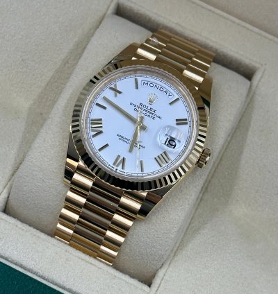 Rolex Day-date 40 228238 White Roman Dial