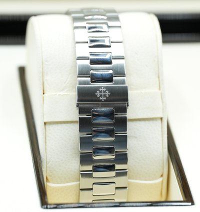 Patek Philippe Nautilus 2012 Nautilus 5711 White Dial Discontinued - Excellent Condition Full Set