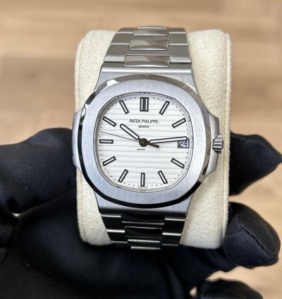 Patek Philippe Nautilus 2016 5711 1a White Dial