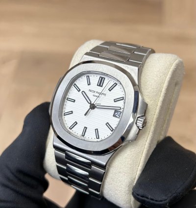 Patek Philippe Nautilus 2016 5711 1a White Dial