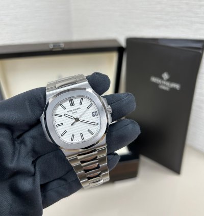 Patek Philippe Nautilus 2016 5711 1a White Dial