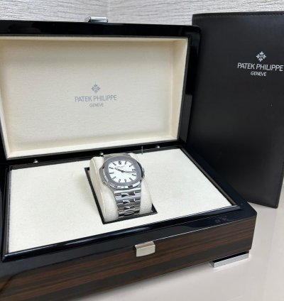 Patek Philippe Nautilus 2016 5711 1a White Dial
