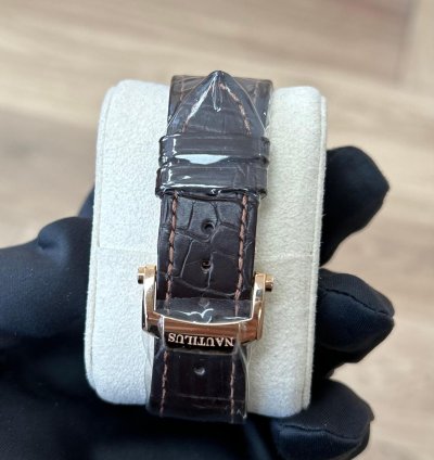 Patek Philippe Nautilus 2018 5712r-001 Rose Gold Brown Leather Strap