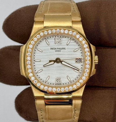 Patek Philippe Nautilus 2020 Ladies Nautilus 7010r-011