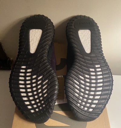 Size 9 - Adidas Yeezy 350 Boost V2 Onyx 260