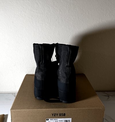 Size 9 5 - Adidas Yeezy 950 Boot Pirate Black