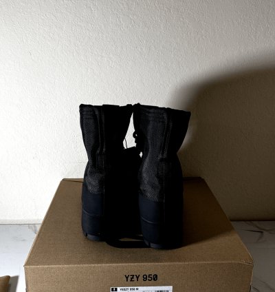 Size 9 5 - Adidas Yeezy 950 Boot Pirate Black