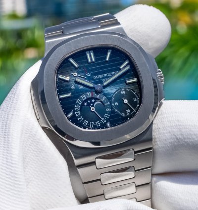 Patek Philippe Nautilus 2022 Nautilus 5712 1a Blue Dial 40mm