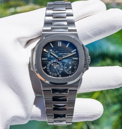 Patek Philippe Nautilus 2022 Nautilus 5712 1a Blue Dial 40mm