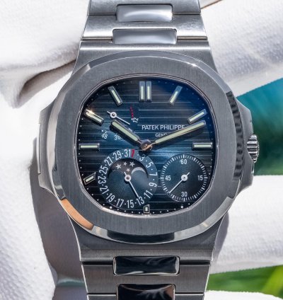 Patek Philippe Nautilus 2022 Nautilus 5712 1a Blue Dial 40mm
