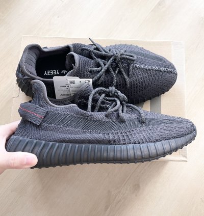 Steal Adidas Yeezy Boost 350 V2 Black - Size 9
