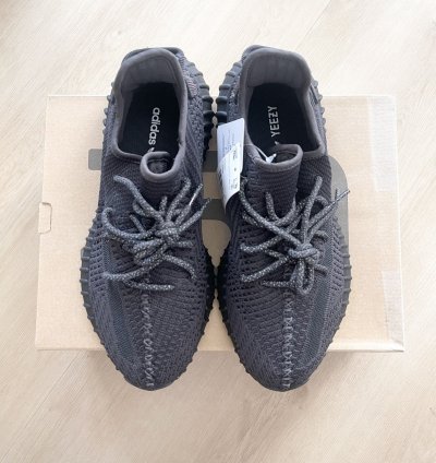 Steal Adidas Yeezy Boost 350 V2 Black - Size 9