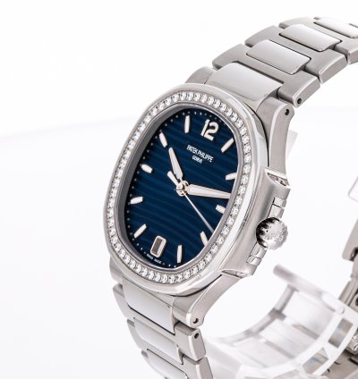 Patek Philippe Nautilus 35 Steel Blue Diamond 7118 1200a-001 Like New 2021 Full Set