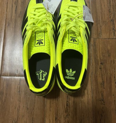Throwing Fits Adidas Gazelle