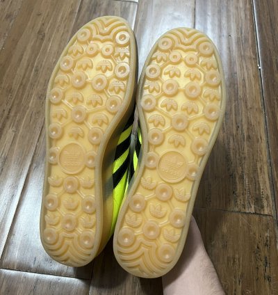Throwing Fits Adidas Gazelle