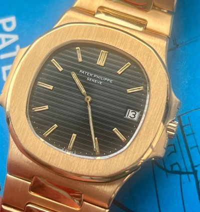 Patek Philippe Nautilus 3700 1 Nautilus Jumbo Gelbgold Tritium Zifferblatt Box Stammbuchauszug